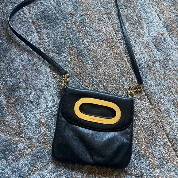 MICHAEL KORS SMALL BLACK LEATHER GOLD CHAIN CROSSBODY HANDBAG - great condition - Picture 4 of 4